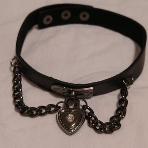 Goth Heart and Chains Choker